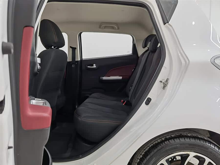 Changan BenBen 2017 #16 Changan BenBen 2017 car image #16