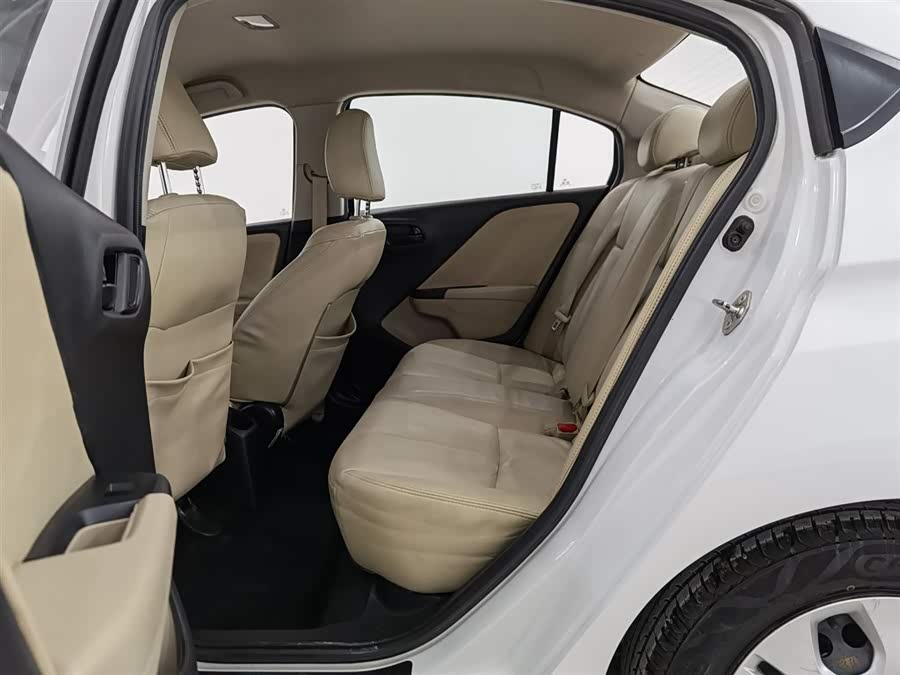 Honda Greiz 2016 صورة سيارة #16