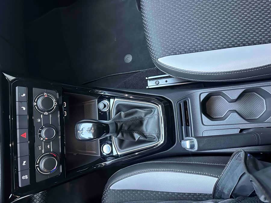 Volkswagen Tacqua 2023 immagine di auto #16