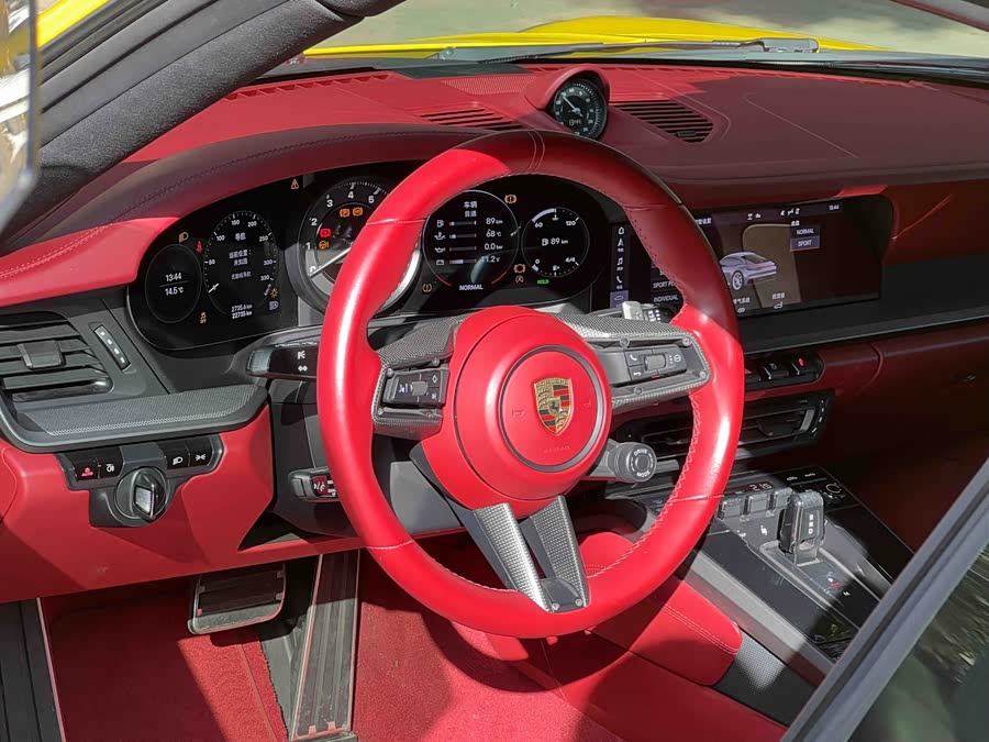 2021 car image #16