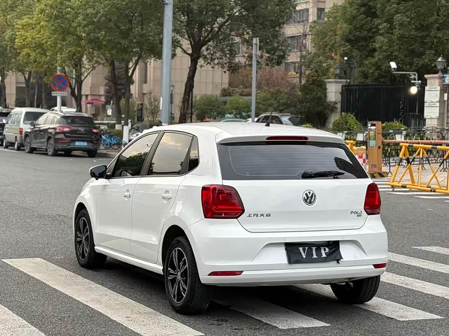 Volkswagen Polo 2016 car image #16