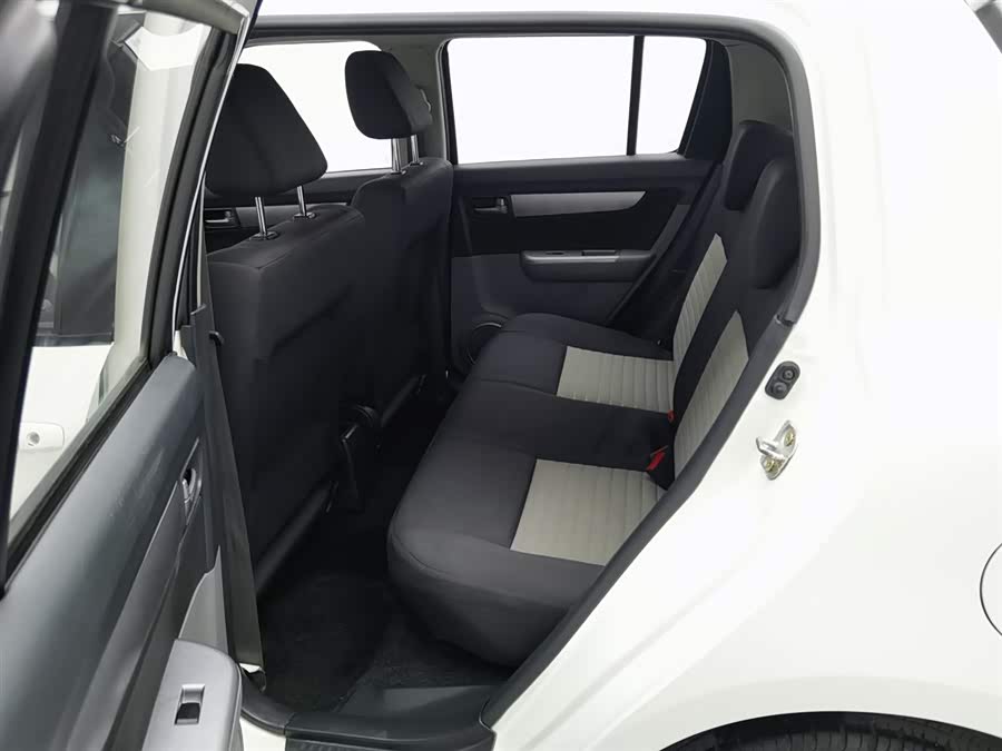 Suzuki Swift 2015 car image #16
