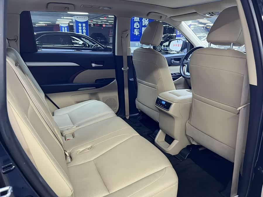 Toyota Highlander 2017 #16 Toyota Highlander 2017 car image #16