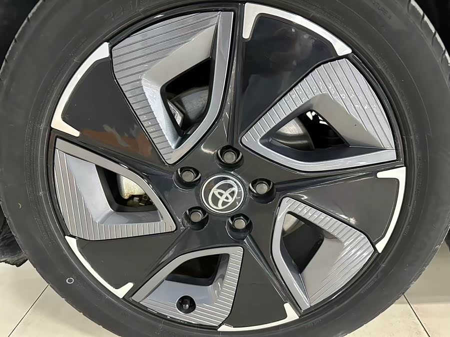 Toyota bZ3 2024 صورة سيارة #16