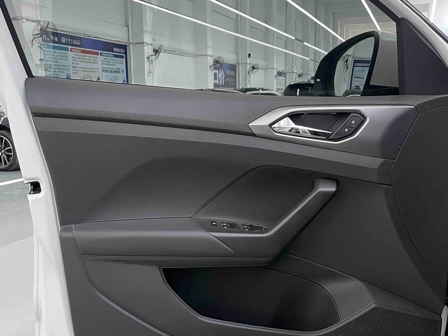 Volkswagen T-Cross 2021 #16 Volkswagen T-Cross 2021 car image #16