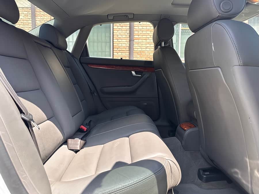 Audi A4 2008 car image #16