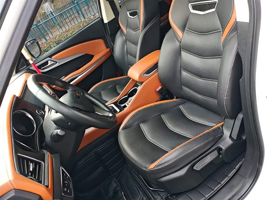 众泰 众泰T300 2019 汽车图片 #16