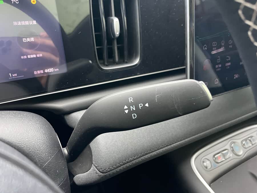 BYD Sea Lion 05 EV 2025 car image #16