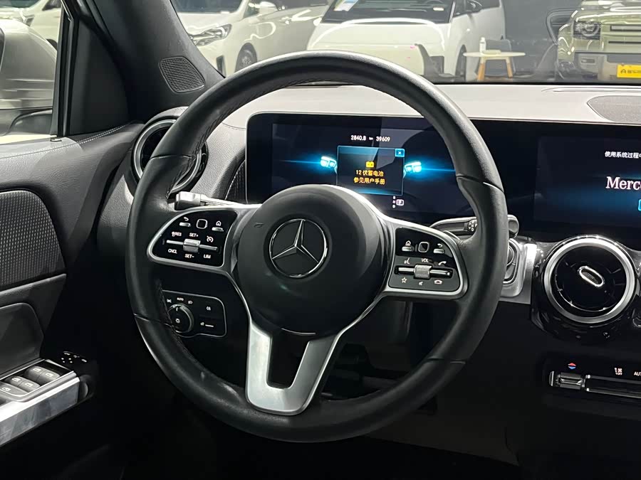 Mercedes-Benz GLB Class 2020 car image #16