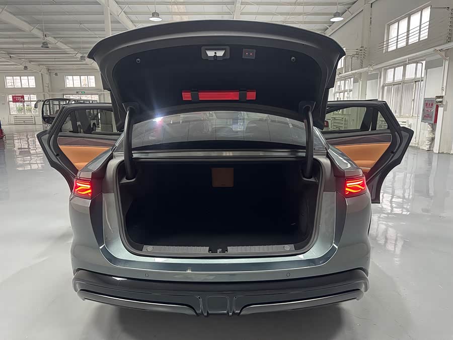 BYD HanL 2025 immagine di auto #16