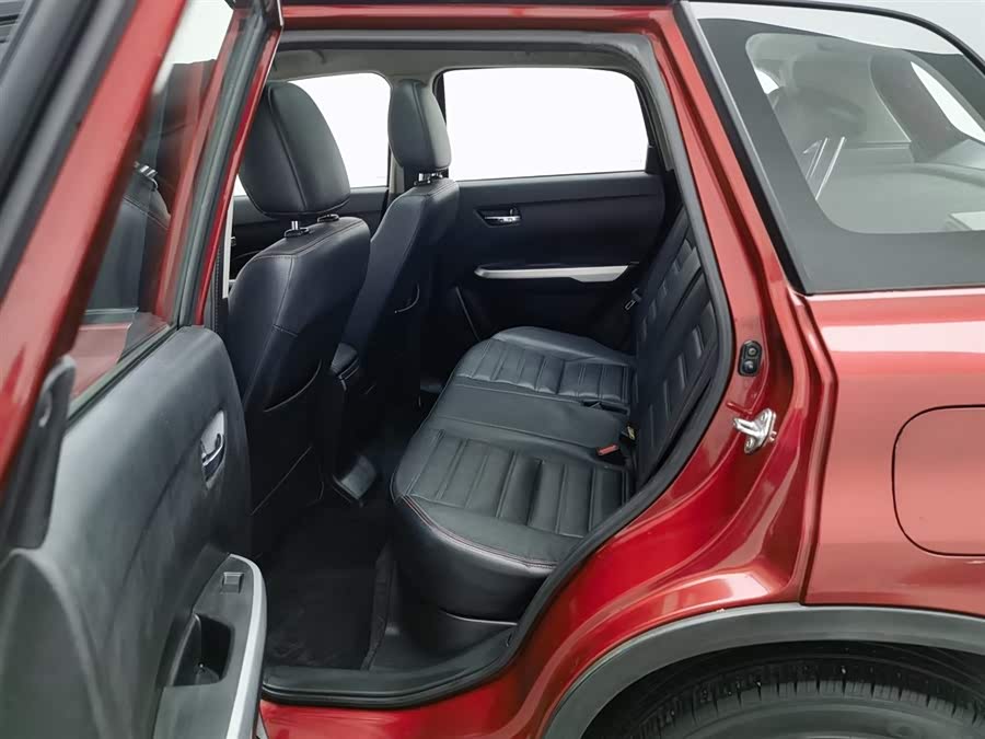 Suzuki Vitara 2017 car image #16