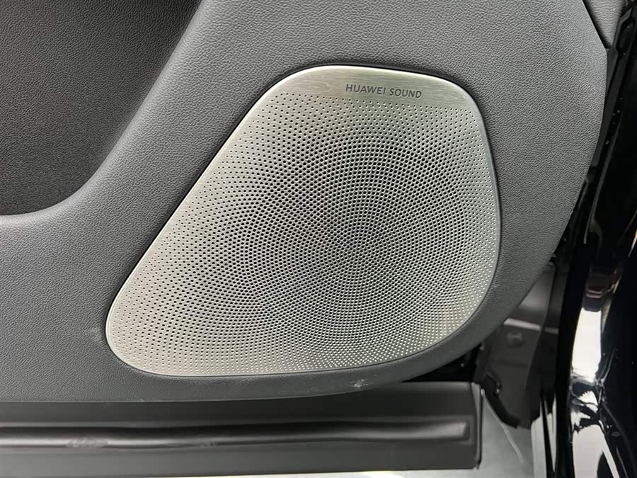 2025 car image #16