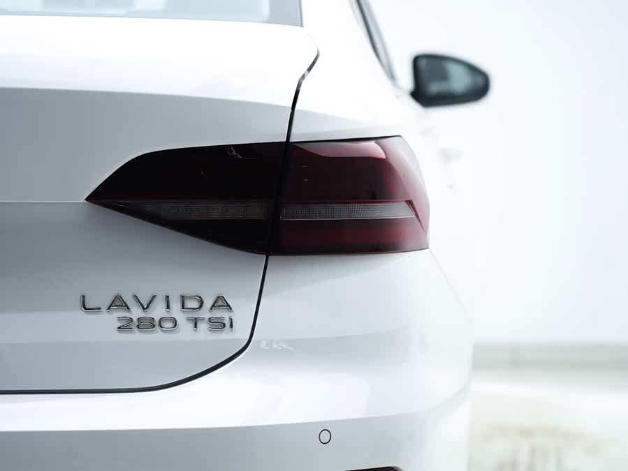 Volkswagen Lavida 2021 car image #16