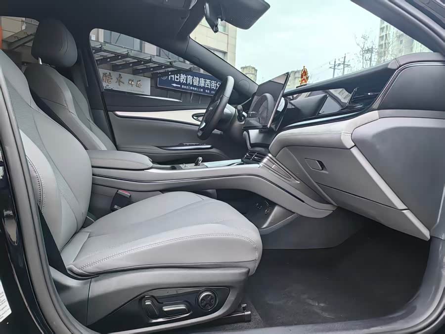 BYD Seal 07 DM-i 2025 car image #16