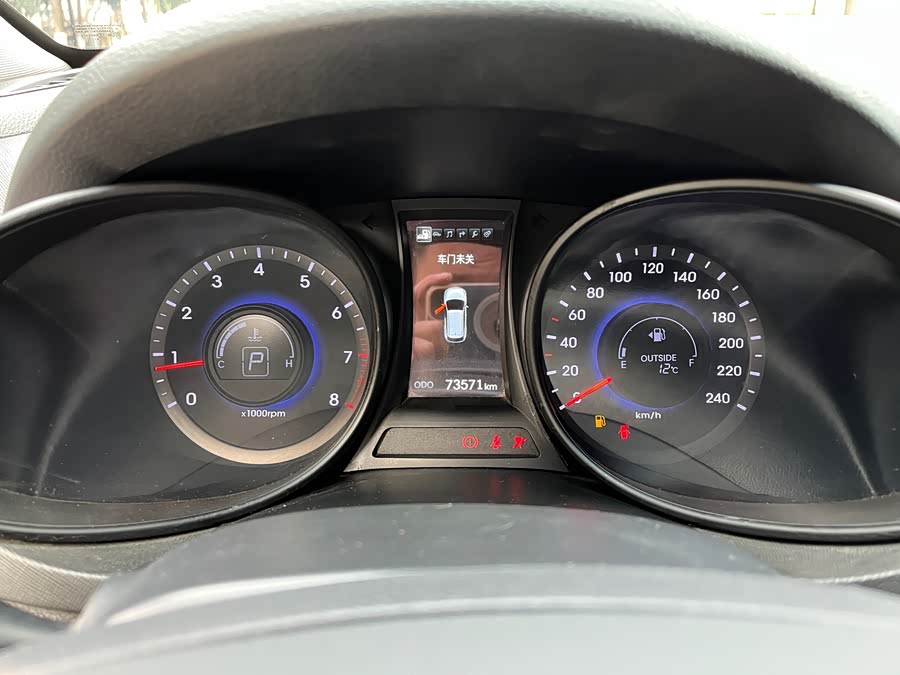 Hyundai Santa Fe 2013 car image #16