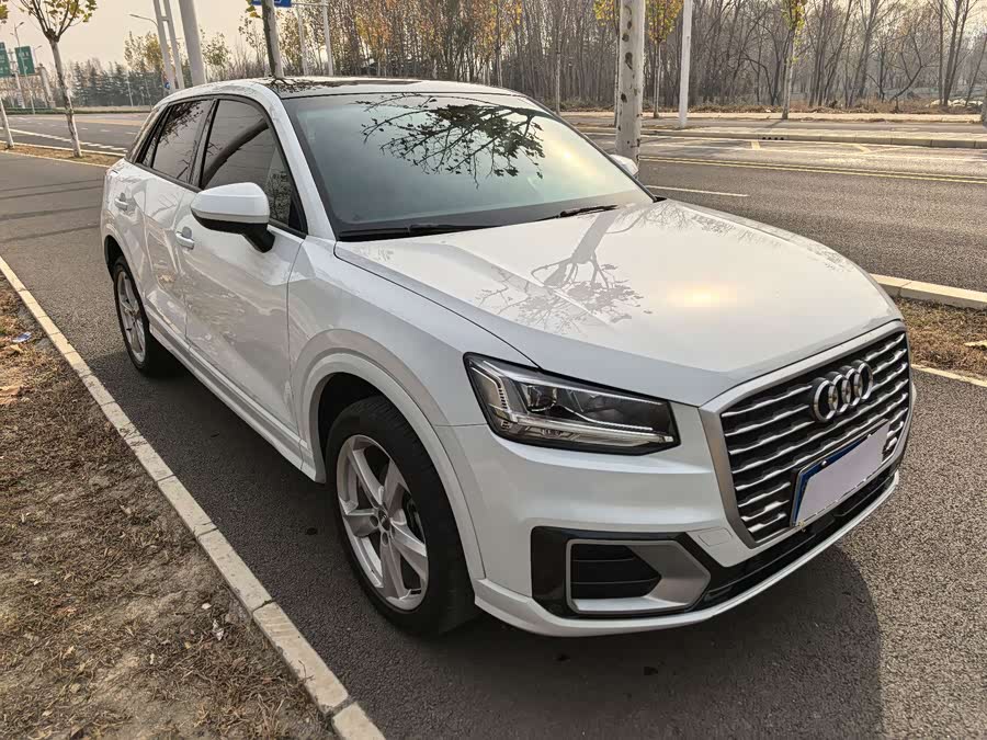 Audi Q2L 2021 car image #16