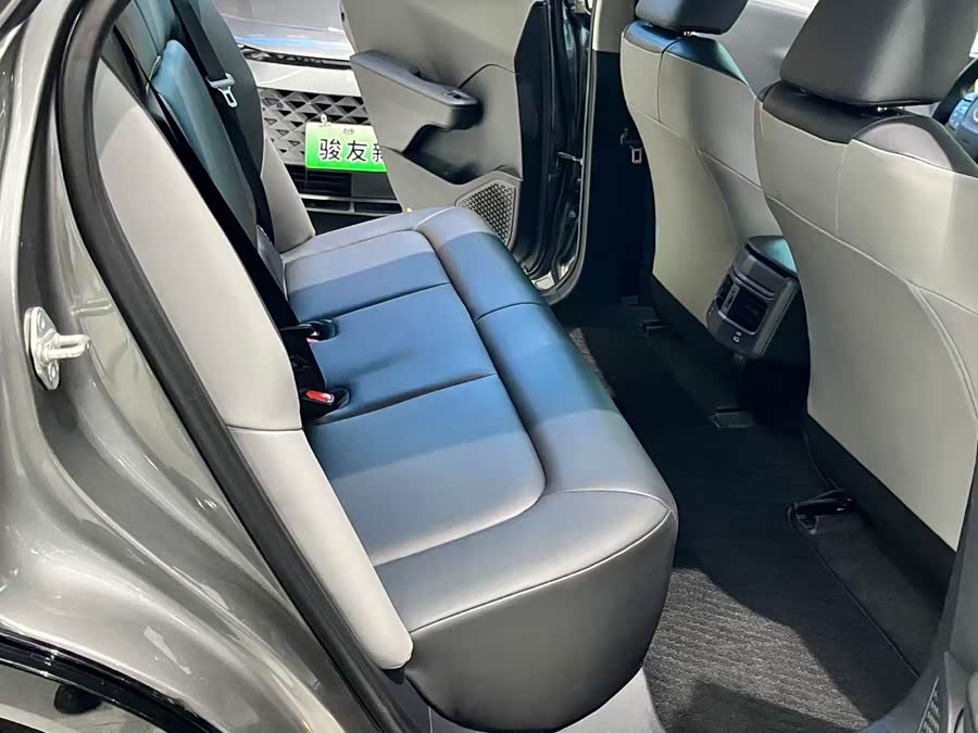 Toyota bZ3 2024 immagine di auto #16