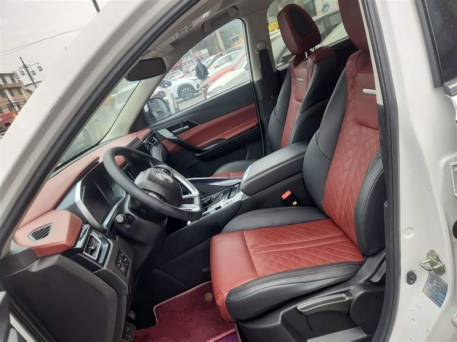 Forthing T5 2019 #16 Forthing T5 2019 صورة سيارة #16