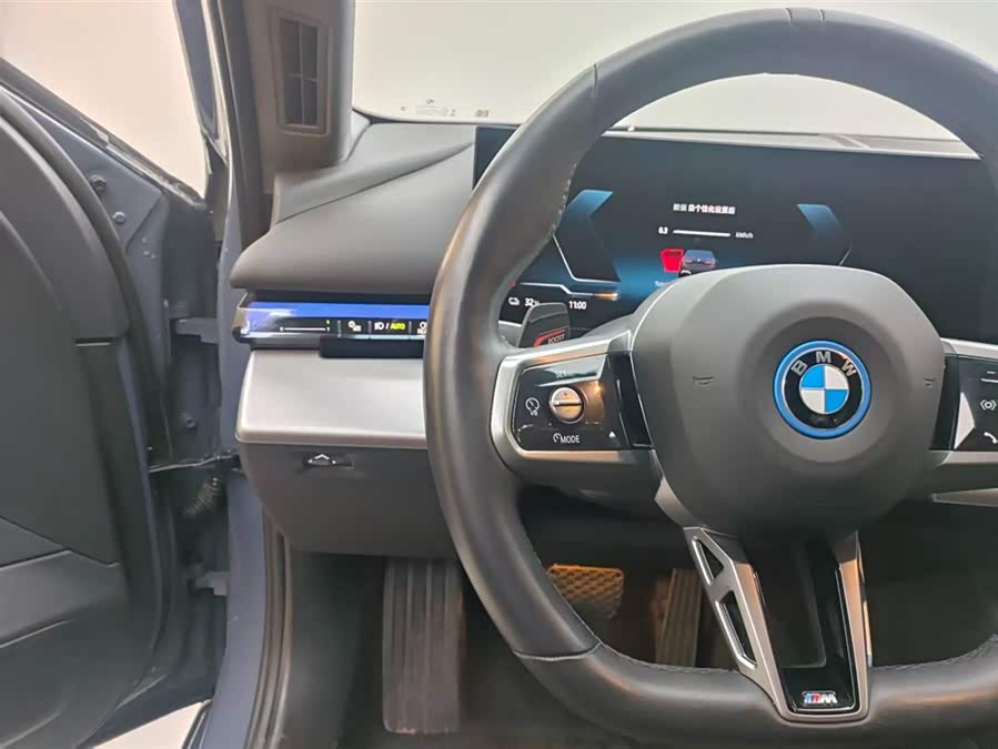 BMW i5 2024 car image #16