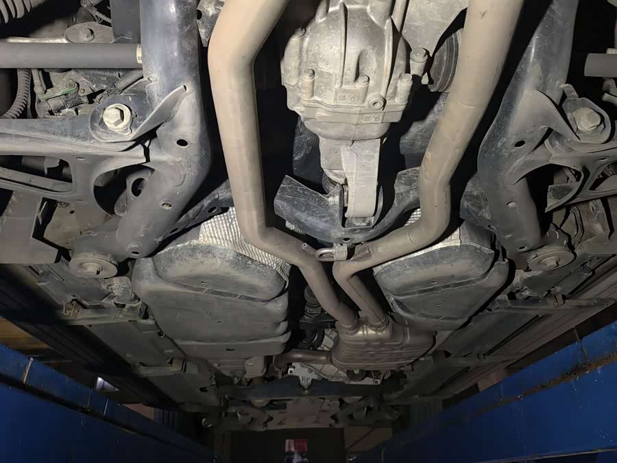 Volkswagen Touareg 2015 car image #16