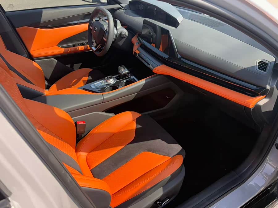 Changan UNI-V 2023 car image #16