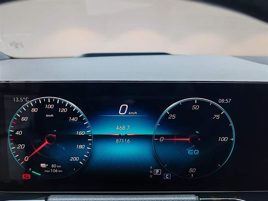 Mercedes-Benz EQA Class 2022 immagine di auto #16