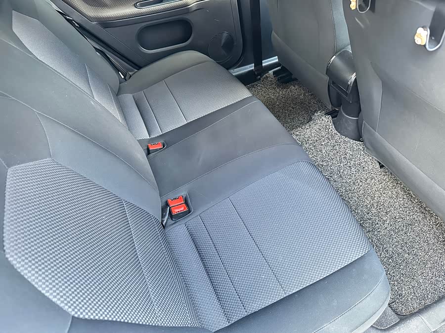 MG 3 2013 car image #16