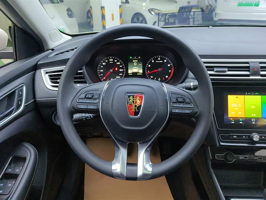 Roewe i5 2020 #16 Roewe i5 2020 car image #16