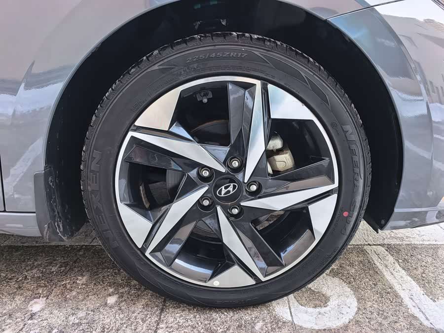 Hyundai Elantra 2022 car image #16