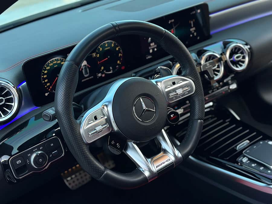 Mercedes-Benz 2020 car image #16