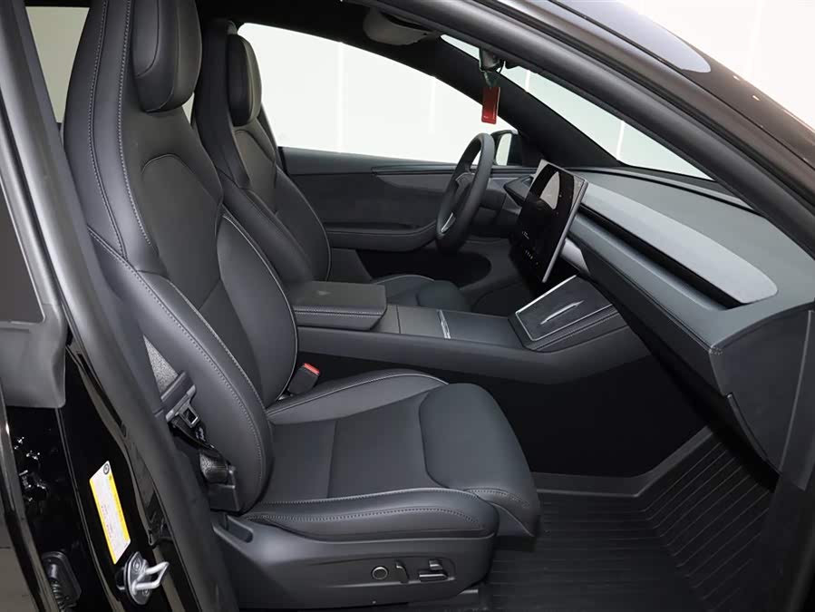 特斯拉 Model Y L 2025 汽车图片 #16