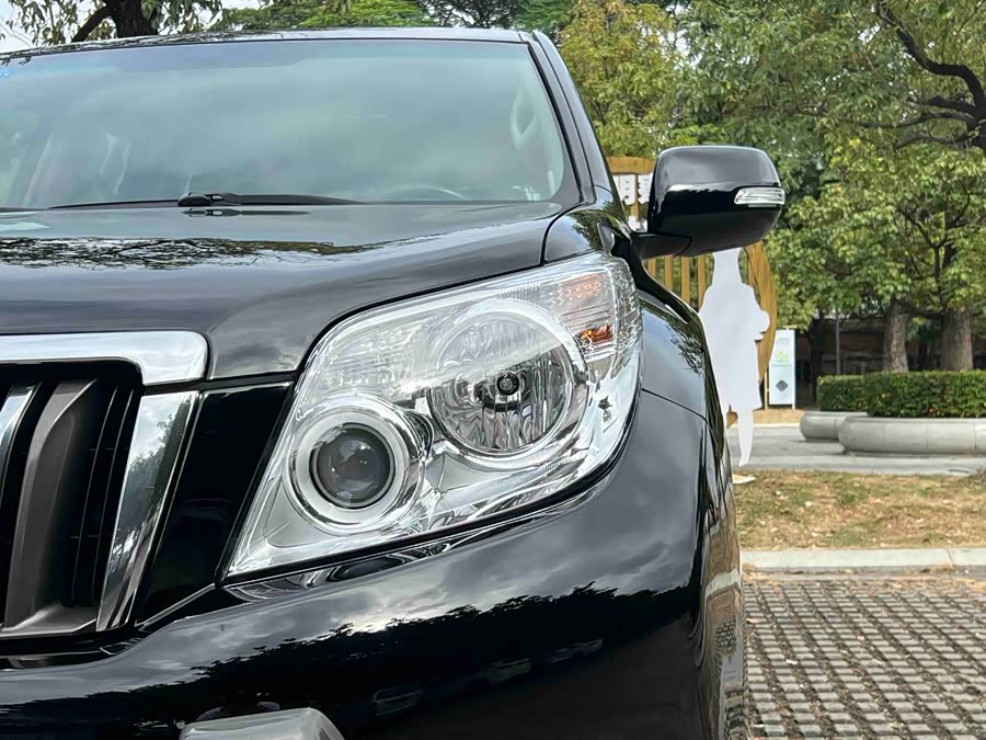 Toyota Prado (Imported) 2012 car image #16