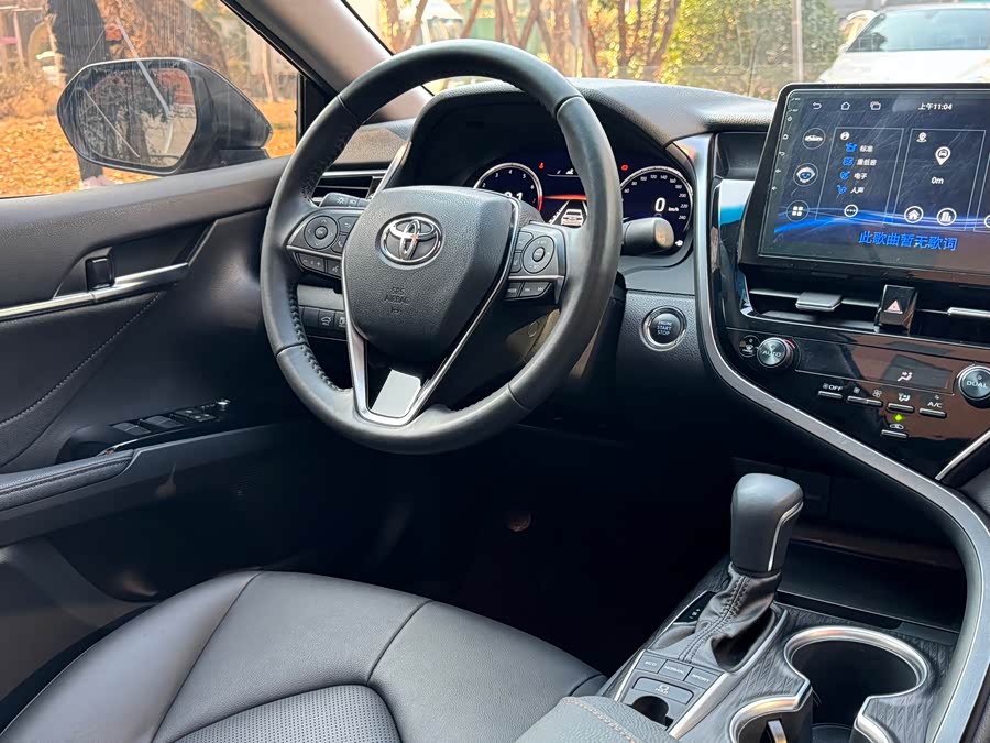 Toyota Camry 2022 car image #16