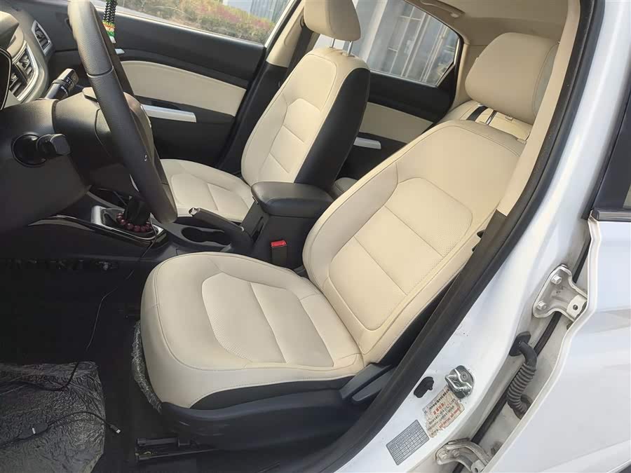Changan Alsvin V7 2016 image de voiture #16