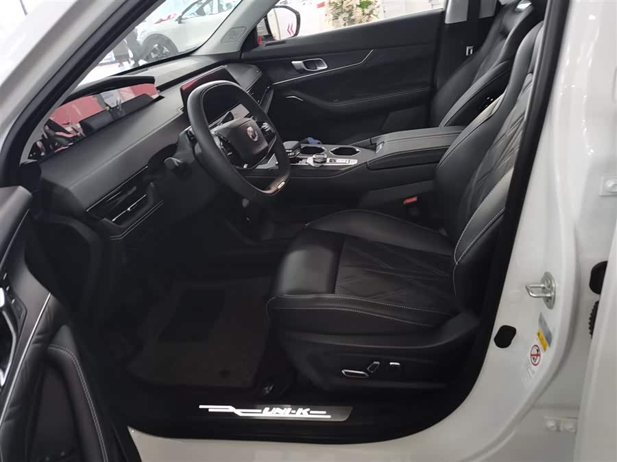 Changan UNI-K iDD 2025 car image #16