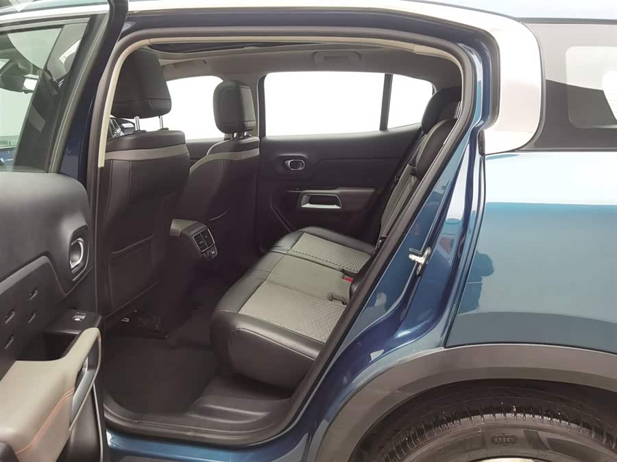 Citroen C5 AIRCROSS 2019 car image #16