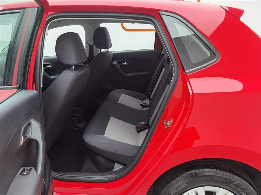 Volkswagen Polo 2017 car image #16