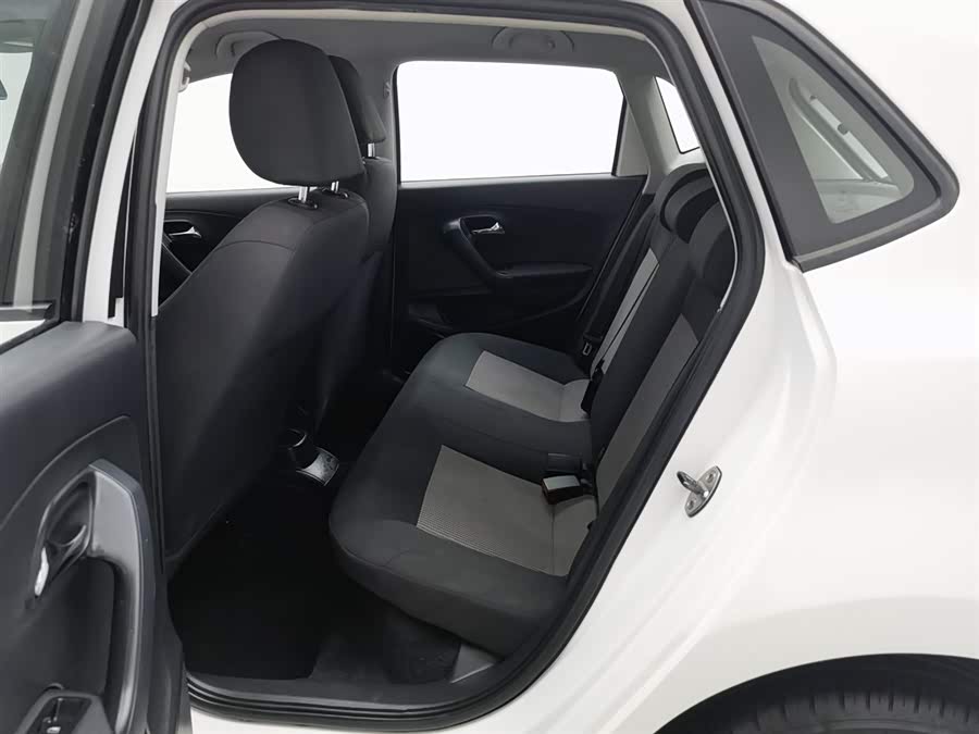 Volkswagen Polo 2014 car image #16
