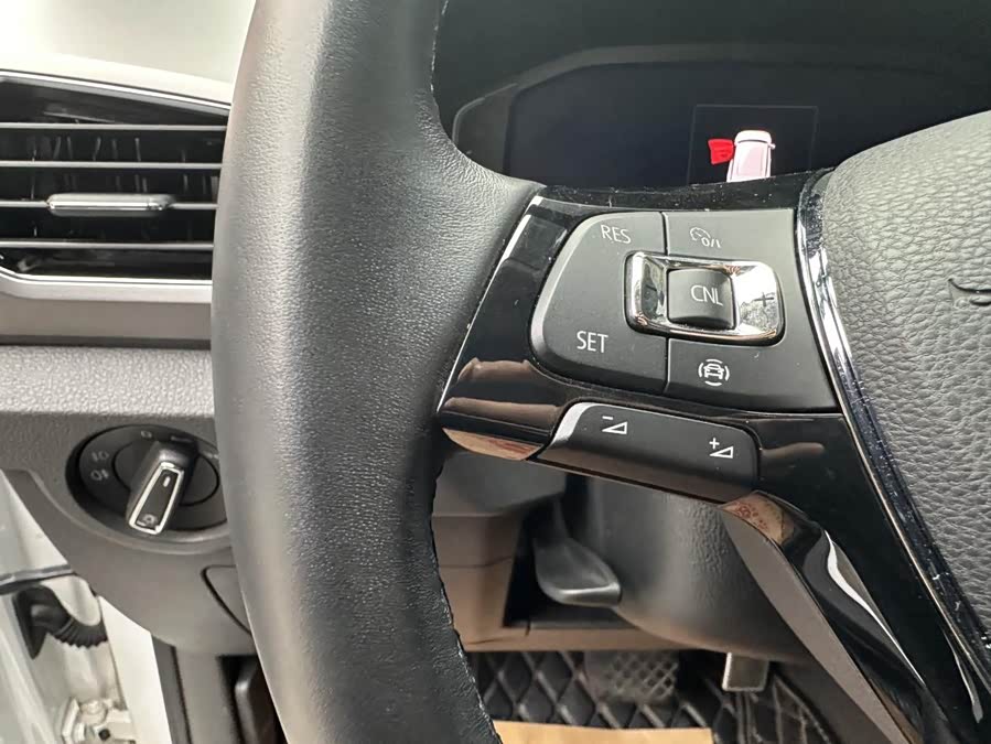 Volkswagen T-Cross 2020 #16 Volkswagen T-Cross 2020 car image #16