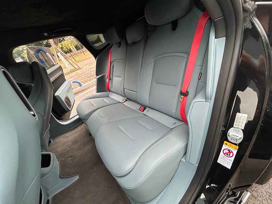 Avatr 12 2025 car image #16