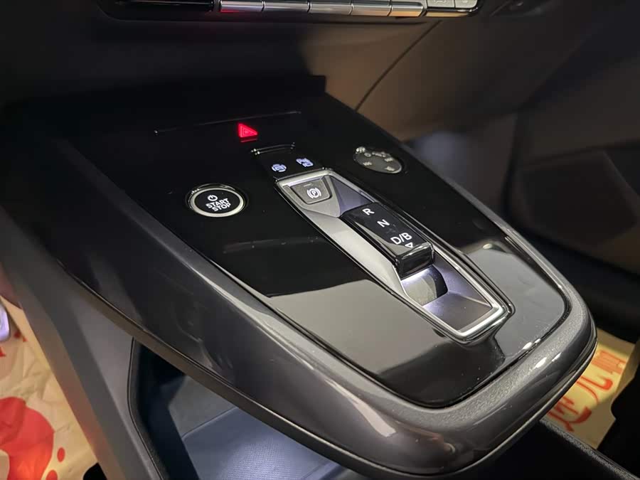 Audi Q4 e-tron 2024 изображение автомобиля #16