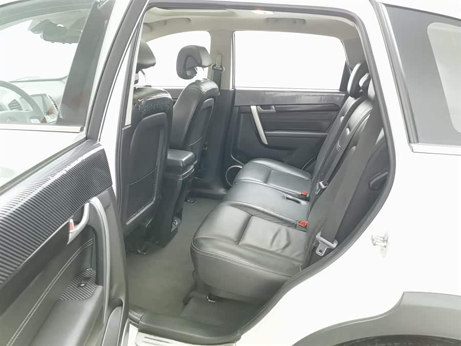 Chevrolet Captiva 2014 car image #16