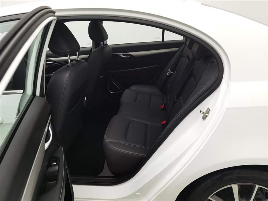 GEELY Emgrand 2015 car image #16