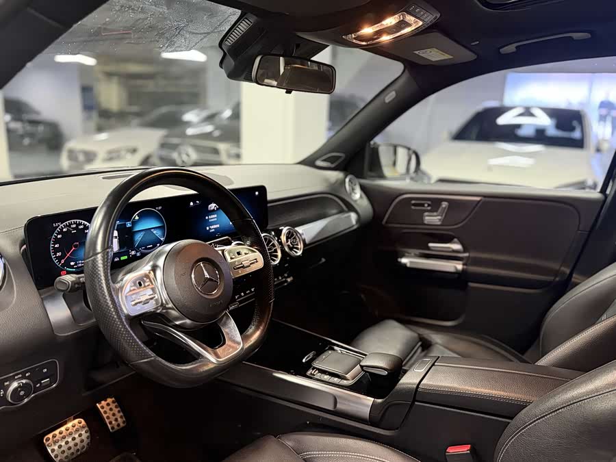 Mercedes-Benz 2022 car image #16