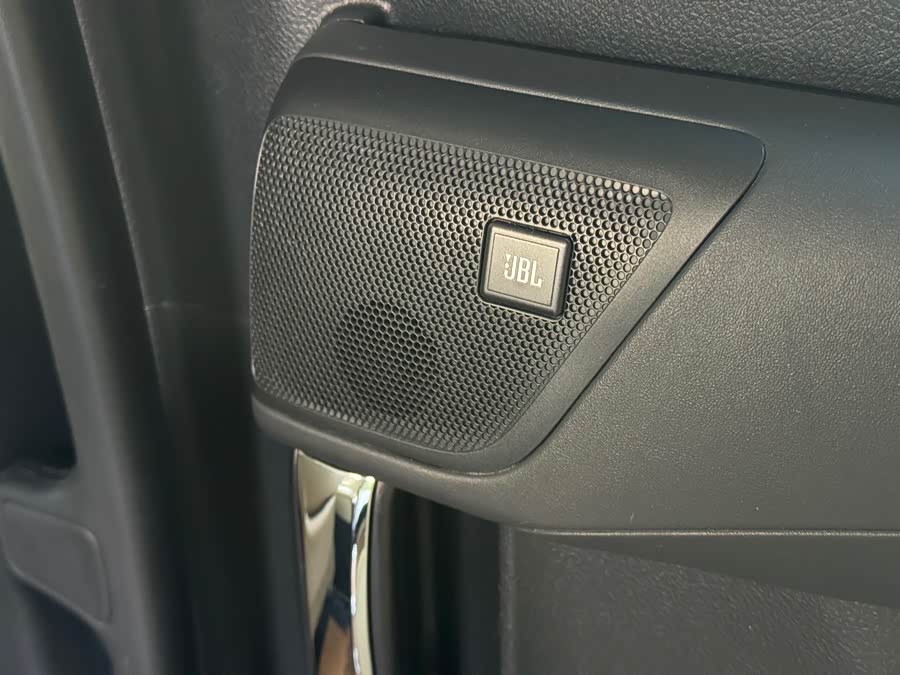 Toyota Alphard 2017 car image #16