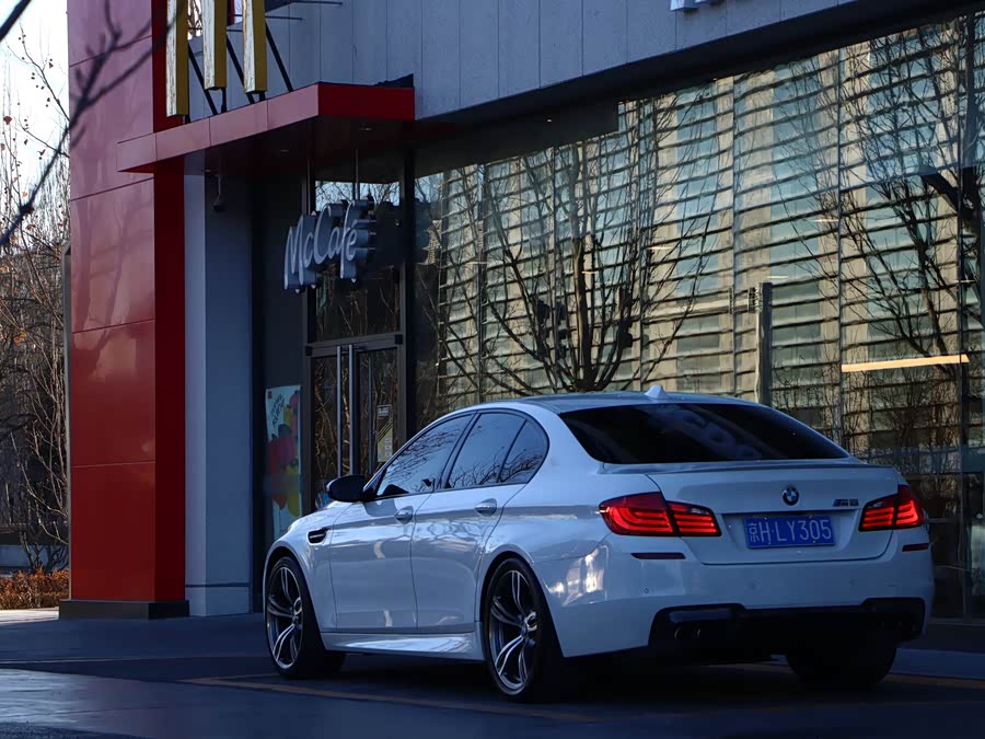 BMW M5 2013 #16 BMW M5 2013 car image #16