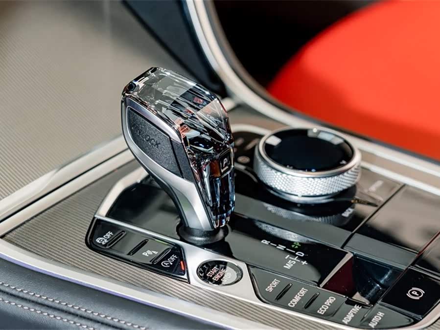 BMW 8 Series 2022 car image #16