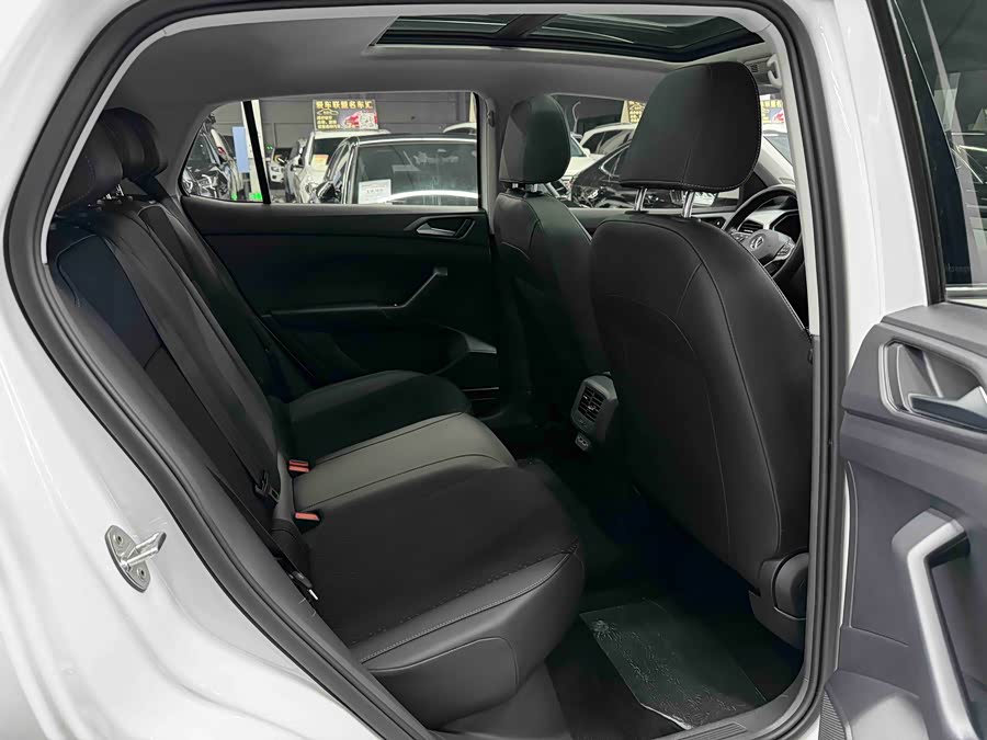 Volkswagen Tacqua 2022 car image #16
