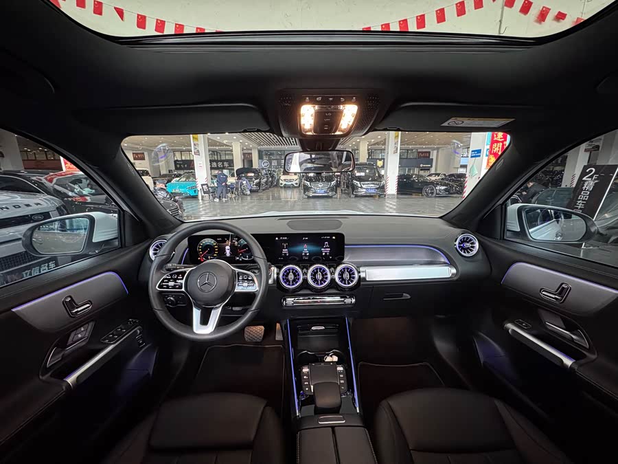 Mercedes-Benz GLB Class 2022 car image #16