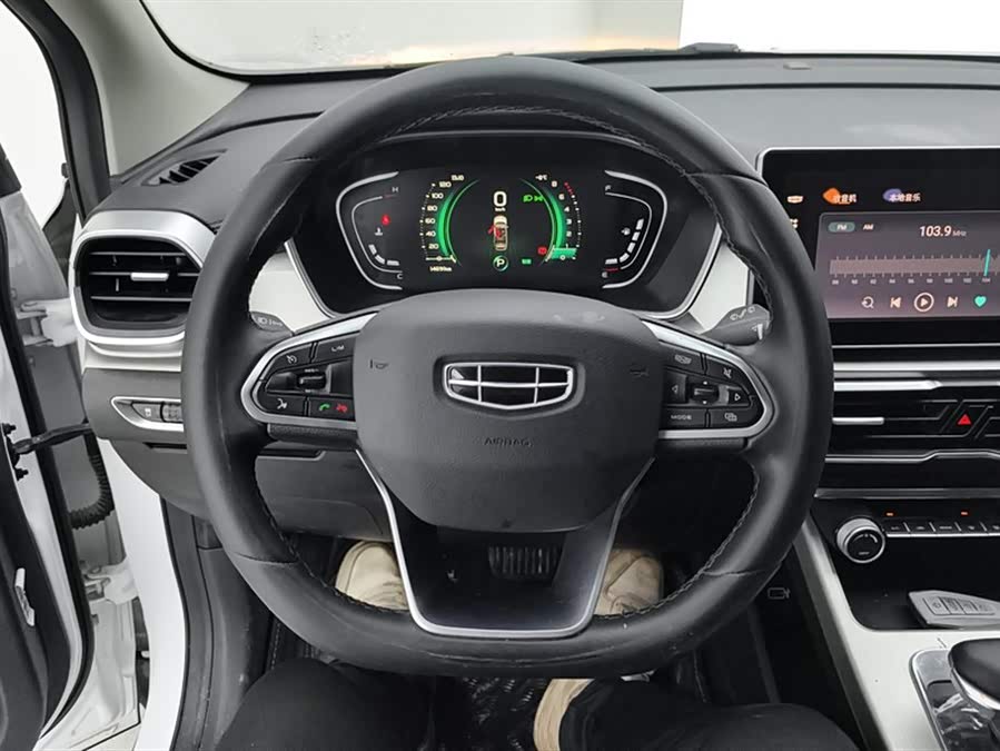 GEELY Coolray 2024 car image #16